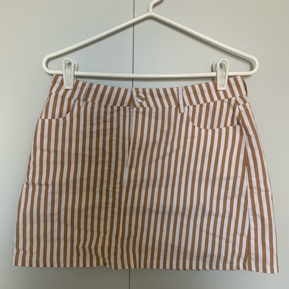 Forever 21 tan and white striped mini skirt - Picture 3 of 6